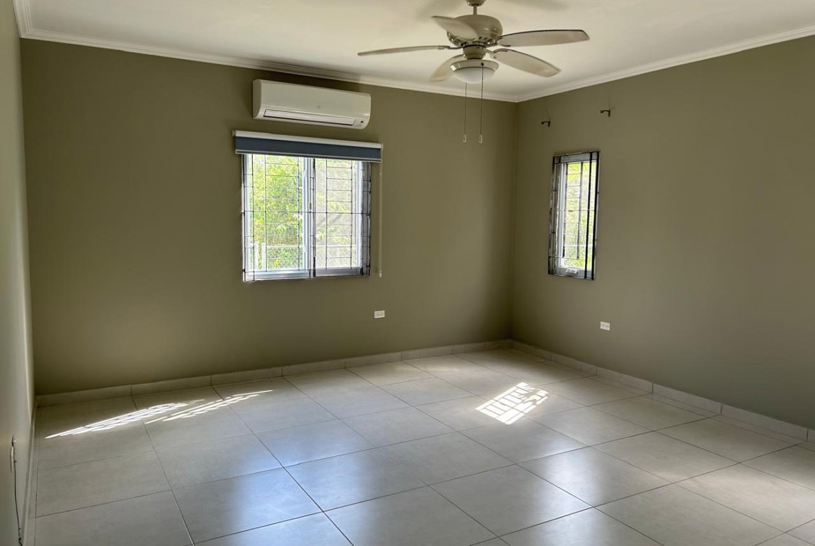 Eighth image of 31d-16 Garden Close in Kingston 8, St. Andrew, Jamaica - property is For Rent