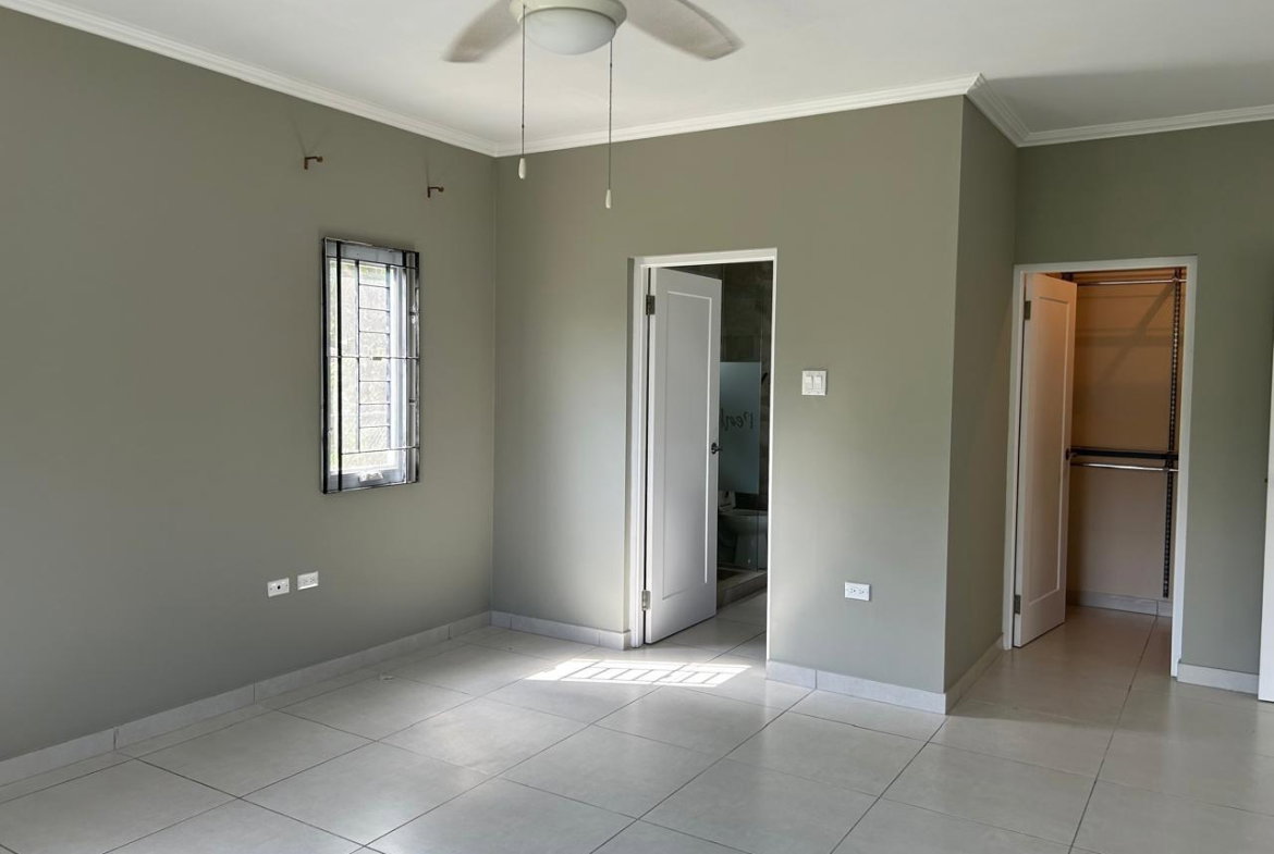 Ninth image of 31d-16 Garden Close in Kingston 8, St. Andrew, Jamaica - property is For Rent
