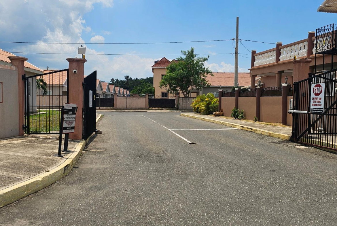 Twenty-Ninth image of B99 Caymanas Country Club Est in Caymanas Estates, St. Catherine, Jamaica - property is For Rent