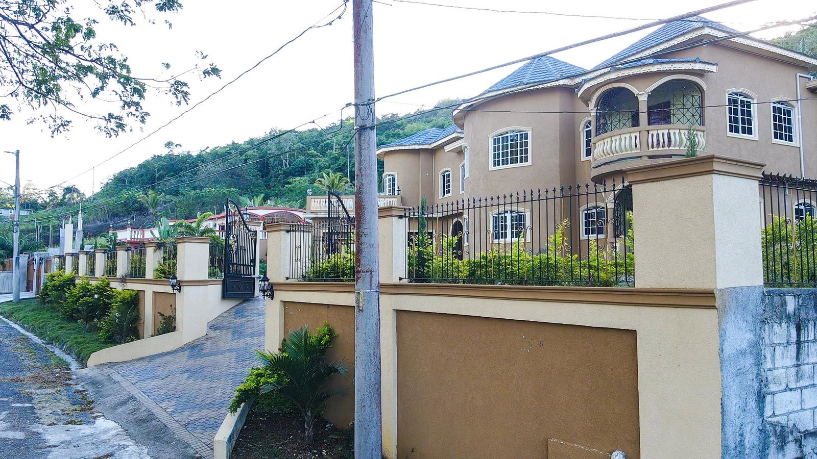 Ninth image of 35b Welrik Gardens, Anchovy in Anchovy, St. James, Jamaica - property is For Rent