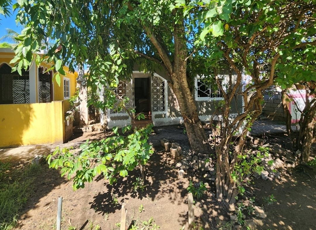 First image of 655 East Sabina South East 46 in Greater Portmore, St. Catherine, Jamaica - property is For Sale