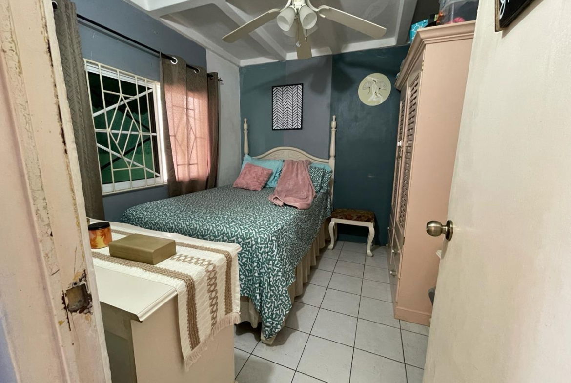 Third image of 402 North East 1st Avenue in Greater Portmore, St. Catherine, Jamaica - property is For Sale