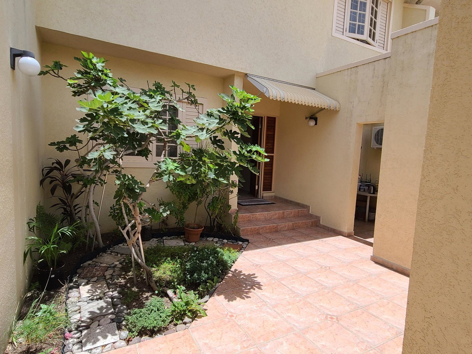 Fifth image of 1-1 Marley Road, Kingston 6 in Kingston 6, St. Andrew, Jamaica - property is For Rent
