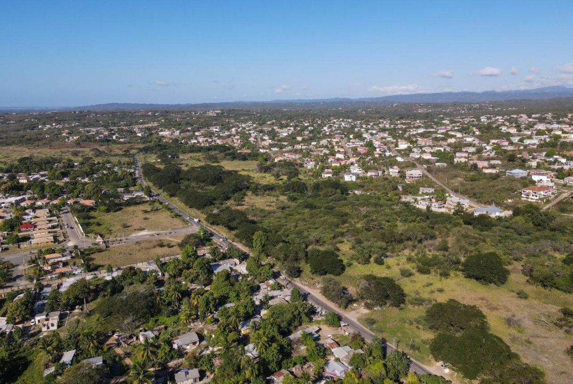 Fourteenth image of St. John's Road in Green Acres, St. Catherine, Jamaica - property is For Sale