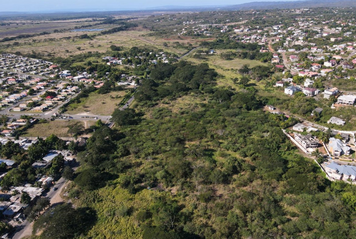 Sixteenth image of St. John's Road in Green Acres, St. Catherine, Jamaica - property is For Sale