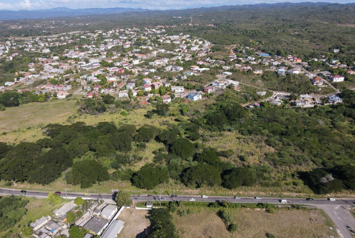 Nineteenth image of St. John's Road in Green Acres, St. Catherine, Jamaica - property is For Sale