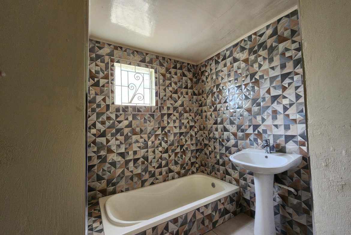 Eleventh image of 14 Wakefield Crescent, Kings in Kingston 10, St. Andrew, Jamaica - property is For Rent