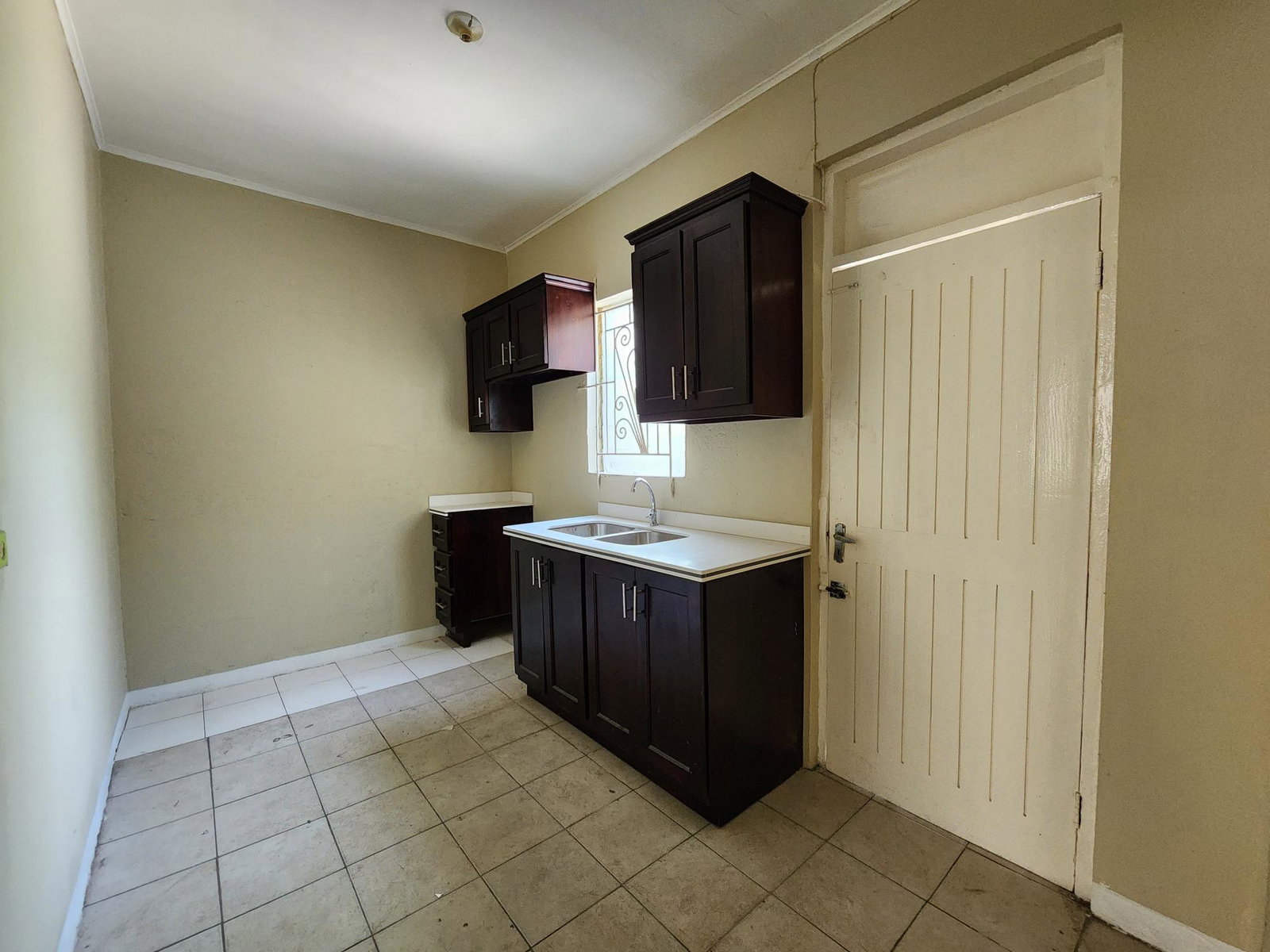 Seventeenth image of 14 Wakefield Crescent, Kings in Kingston 10, St. Andrew, Jamaica - property is For Rent