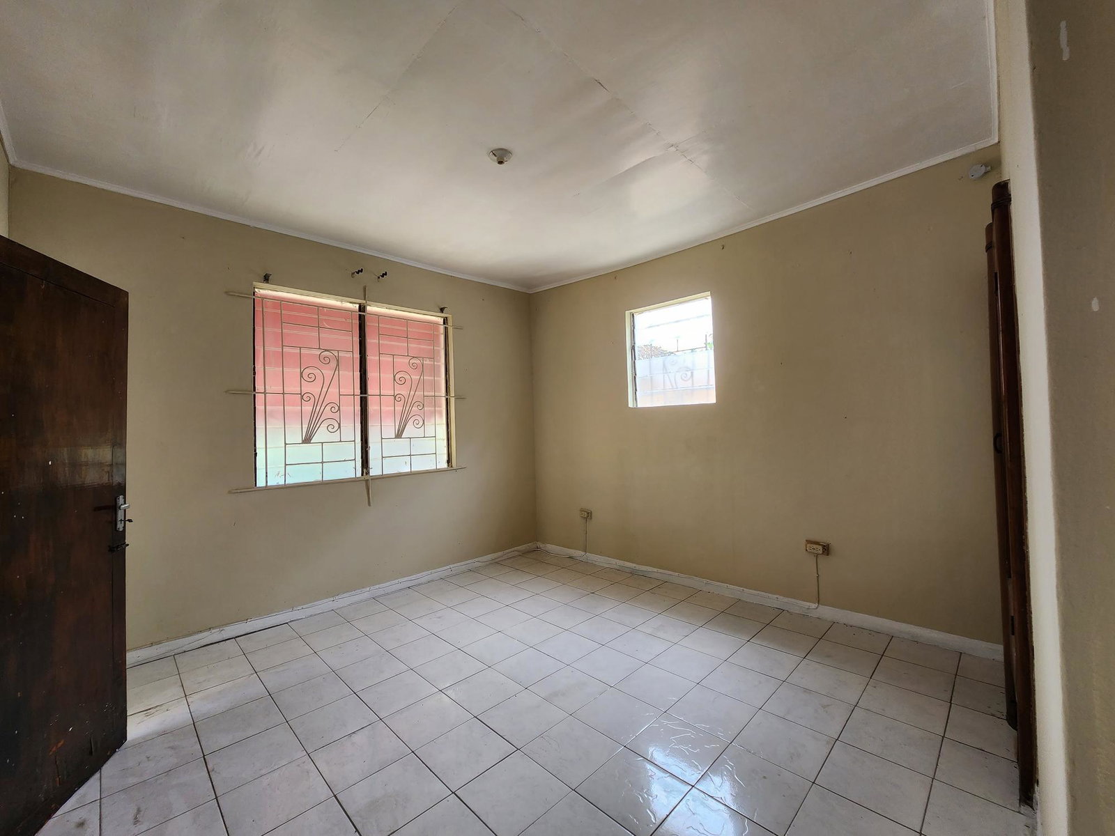 Tenth image of 14 Wakefield Crescent, Kings in Kingston 10, St. Andrew, Jamaica - property is For Rent