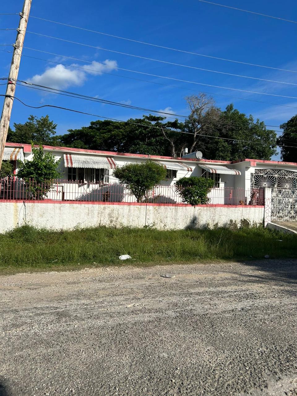 5-Bedroom-Family-Home-for-Sale-in-Ebonyvale-St.-Catherine Second image of 3 Mahagony Drive in Spanish Town, St. Catherine, Jamaica - property is For Sale