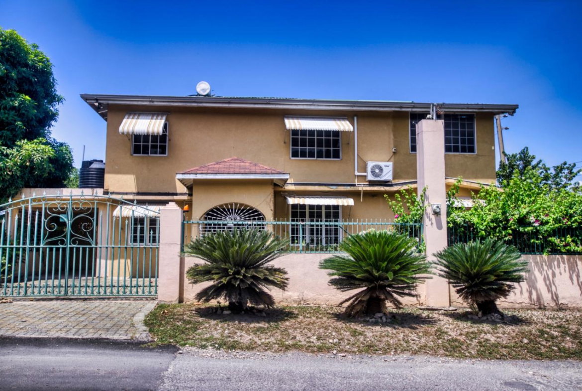 Seventh image of 11 Welwyn Avenue, Kingston 6 in Kingston 6, St. Andrew, Jamaica - property is For Sale
