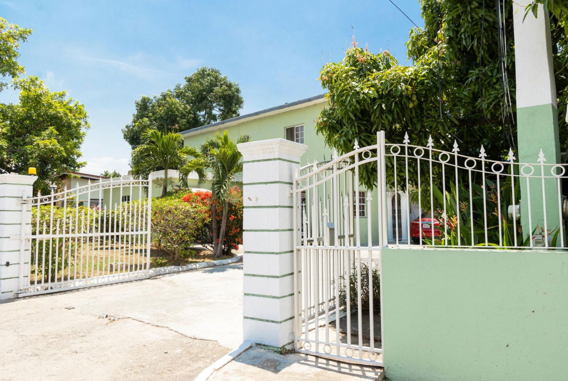 First image of 1-1 Moreton Park Terrace in KINGSTON, Kingston, Jamaica - property is For Sale