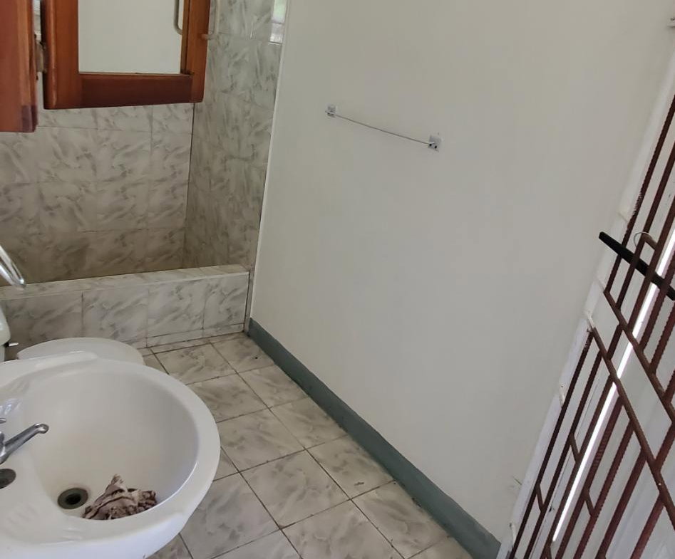 Second image of Denbigh Crescent in Denbigh, Clarendon, Jamaica - property is For Rent