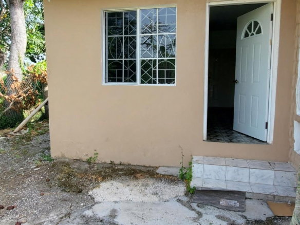 First image of Denbigh Crescent in Denbigh, Clarendon, Jamaica - property is For Rent