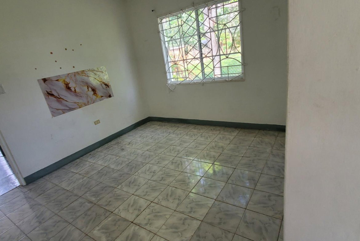Eighth image of Denbigh Crescent in Denbigh, Clarendon, Jamaica - property is For Rent