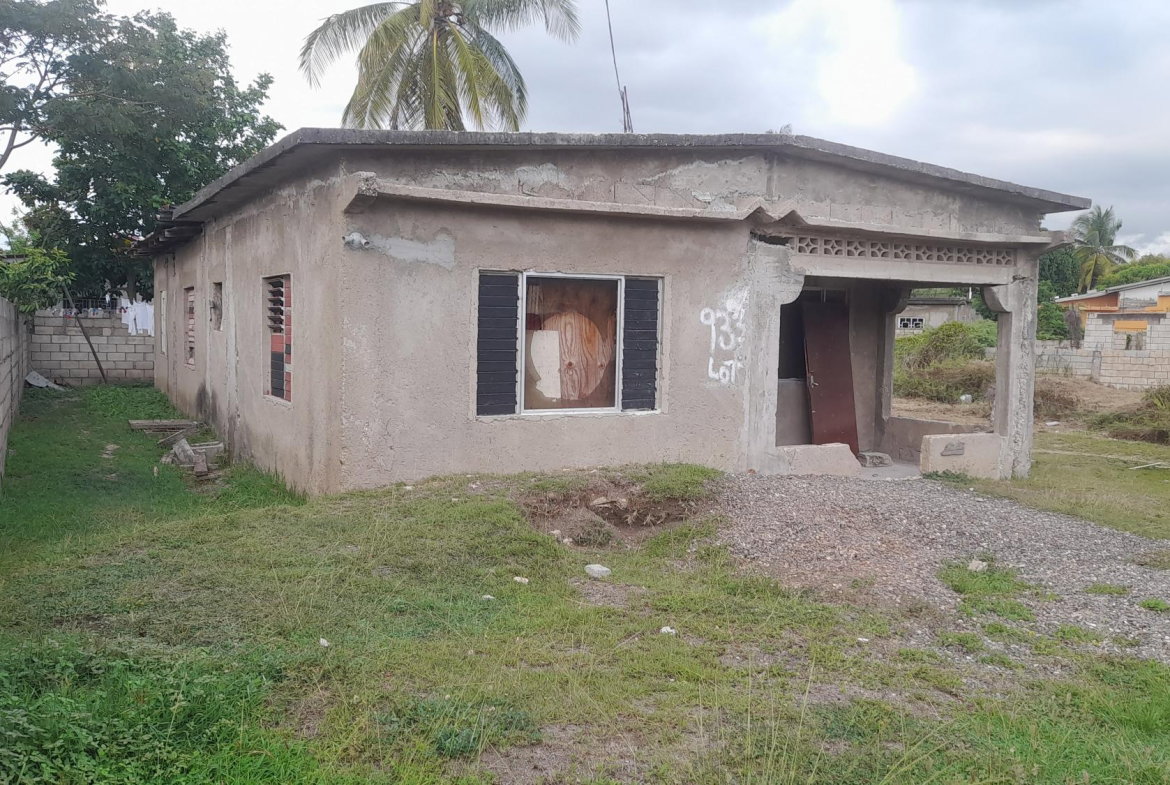 First image of 10 Willowdene Thruway in Spanish Town, St. Catherine, Jamaica - property is For Sale