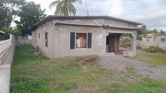 First image of 10 Willowdene Thruway in Spanish Town, St. Catherine, Jamaica - property is For Sale