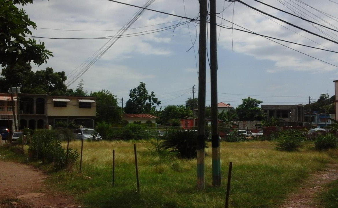 Fourth image of j- Duhaney Park, Kingston 20 in Kingston 20, St. Andrew, Jamaica - property is For Sale