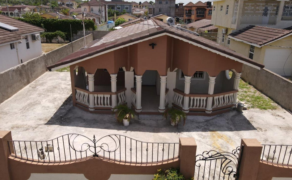Second image of 561-6 Florence Hall Village in FLORENCE HALL VILLAGE, Trelawny, Jamaica - property is For Rent