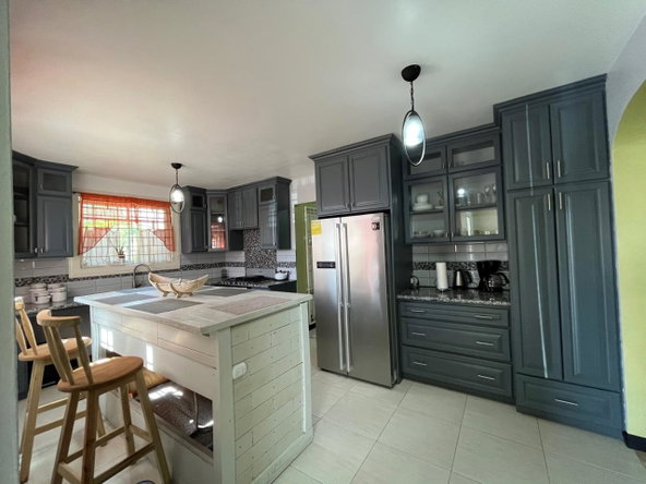 Eighteenth image of Leas Flats in Kingston 19, St. Andrew, Jamaica - property is For Rent
