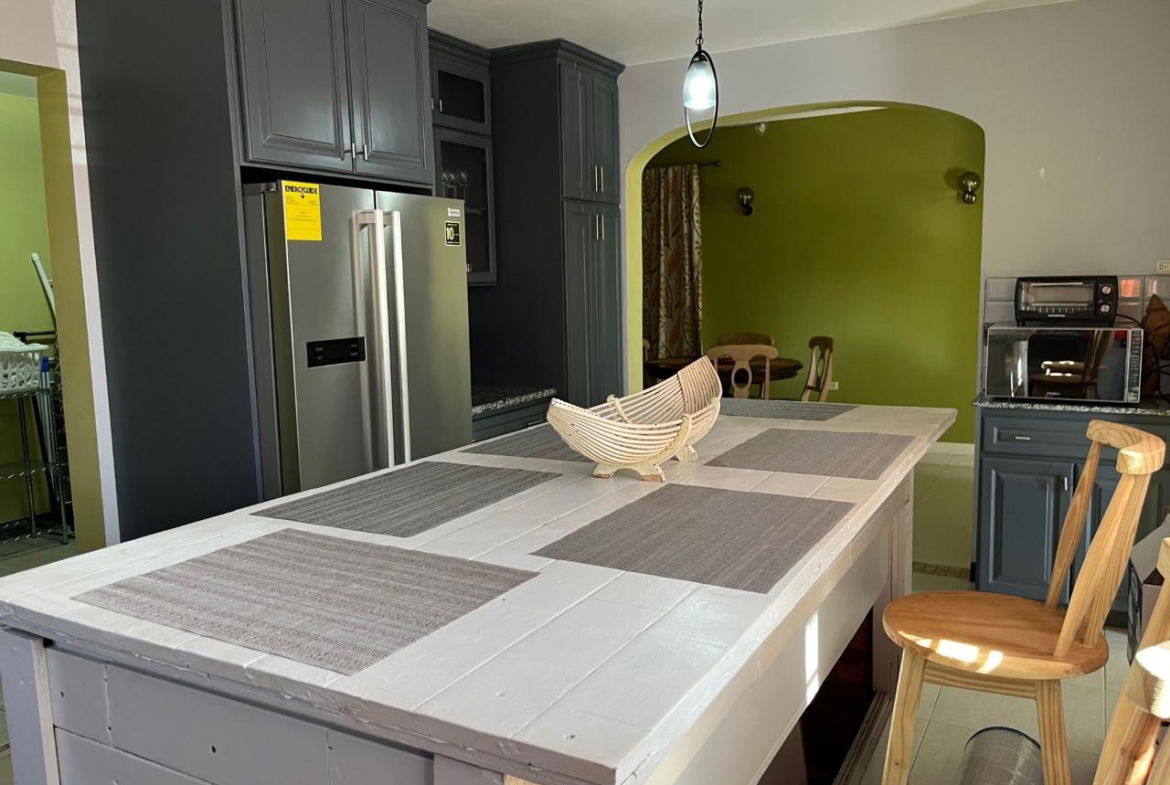 Twenty-First image of Leas Flats in Kingston 19, St. Andrew, Jamaica - property is For Rent