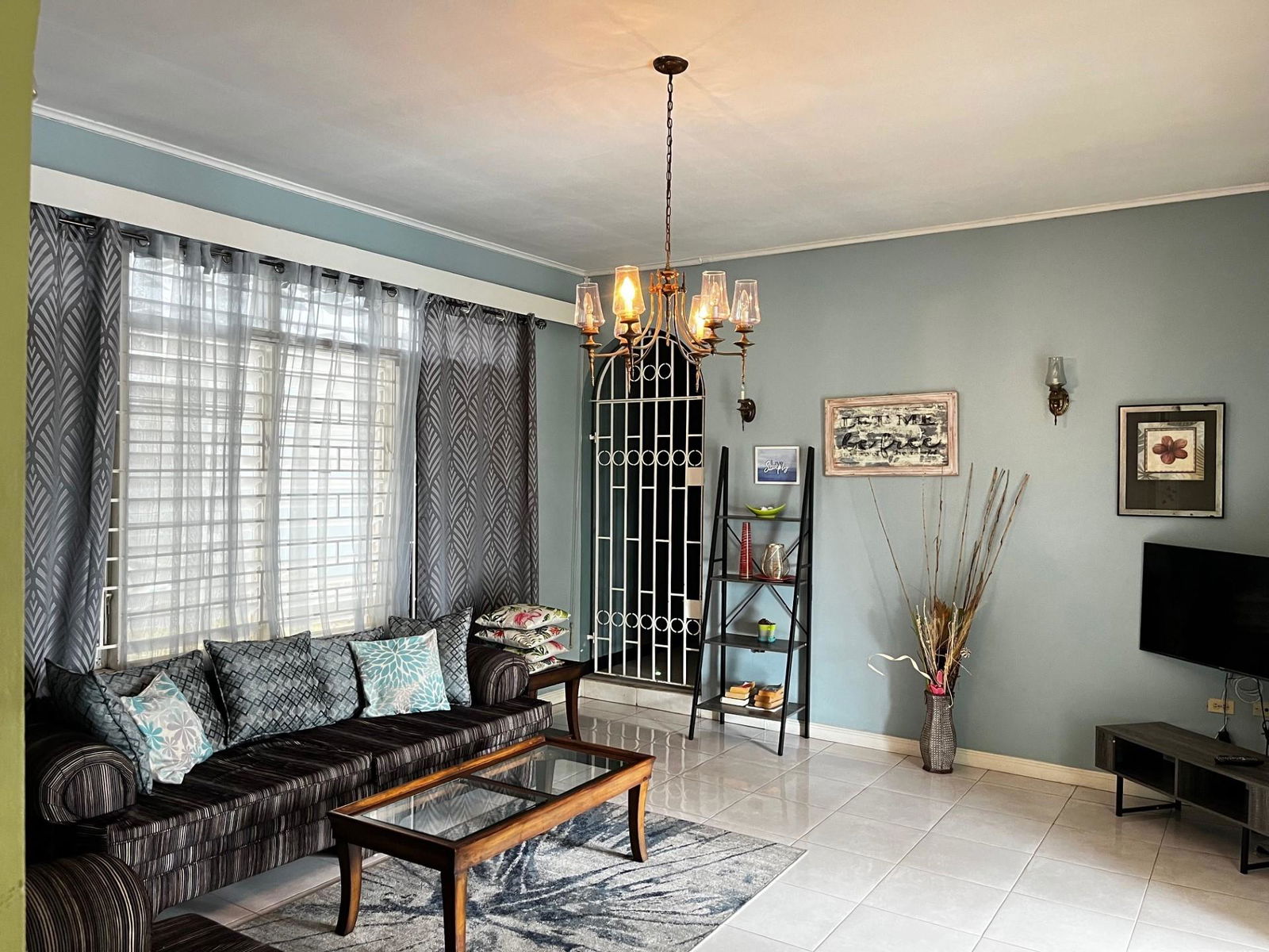 Twenty-Eighth image of Leas Flats in Kingston 19, St. Andrew, Jamaica - property is For Rent