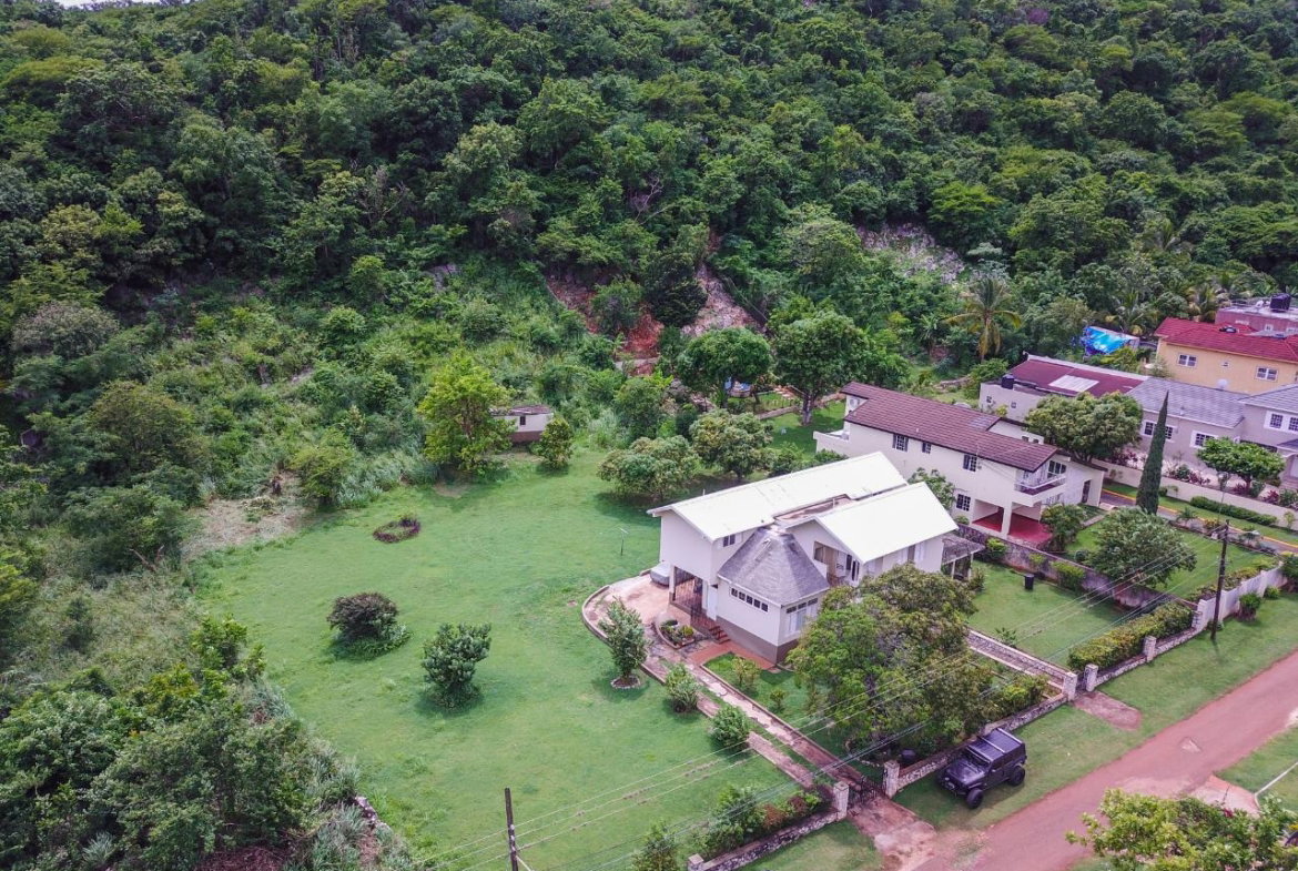 Eleventh image of 15a Belvedere Crescent in Red Hills, St. Andrew, Jamaica - property is For Sale