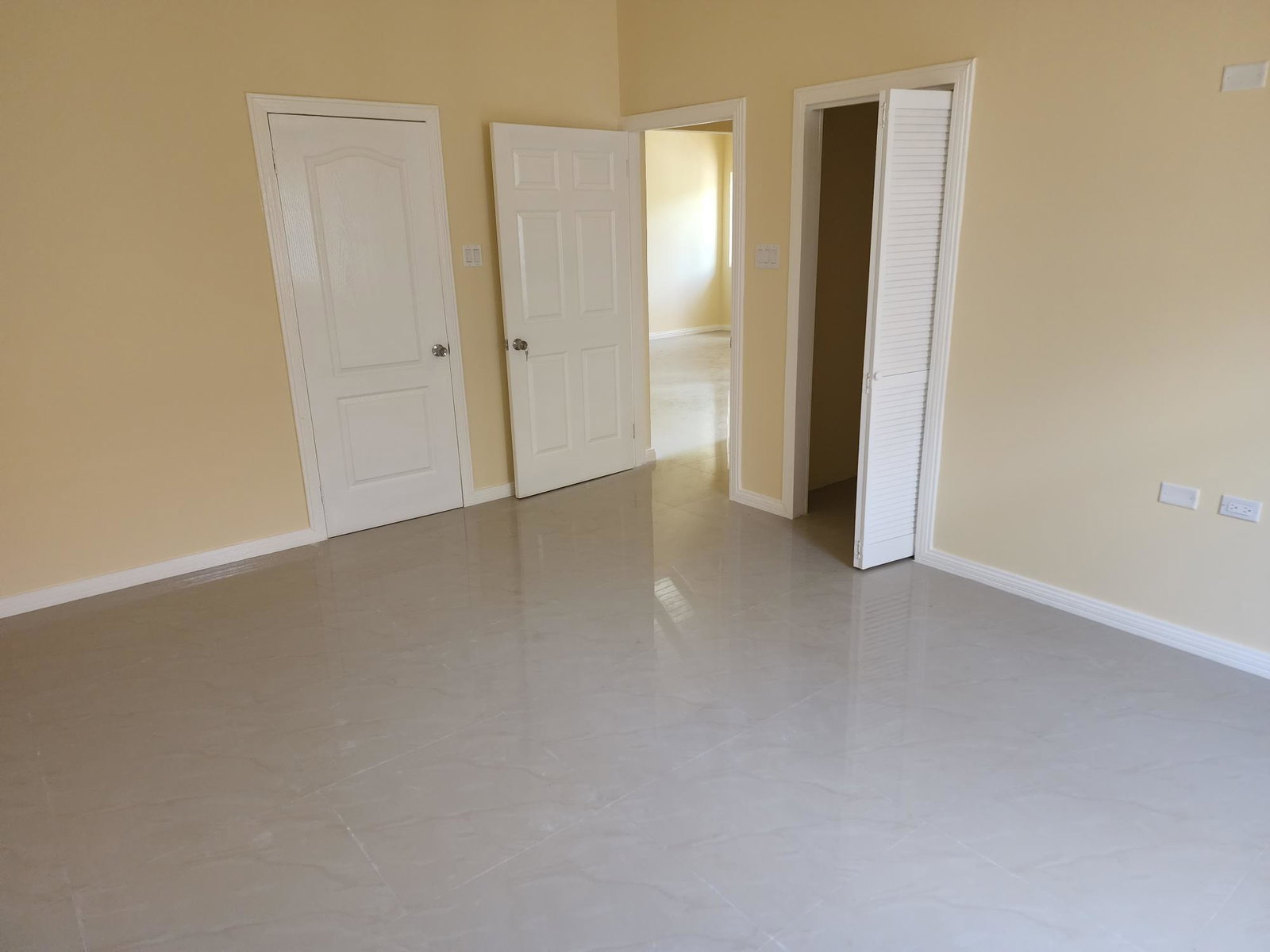 Seventeenth image of 8-129 Red Hills Road in Kingston 19, St. Andrew, Jamaica - property is For Rent