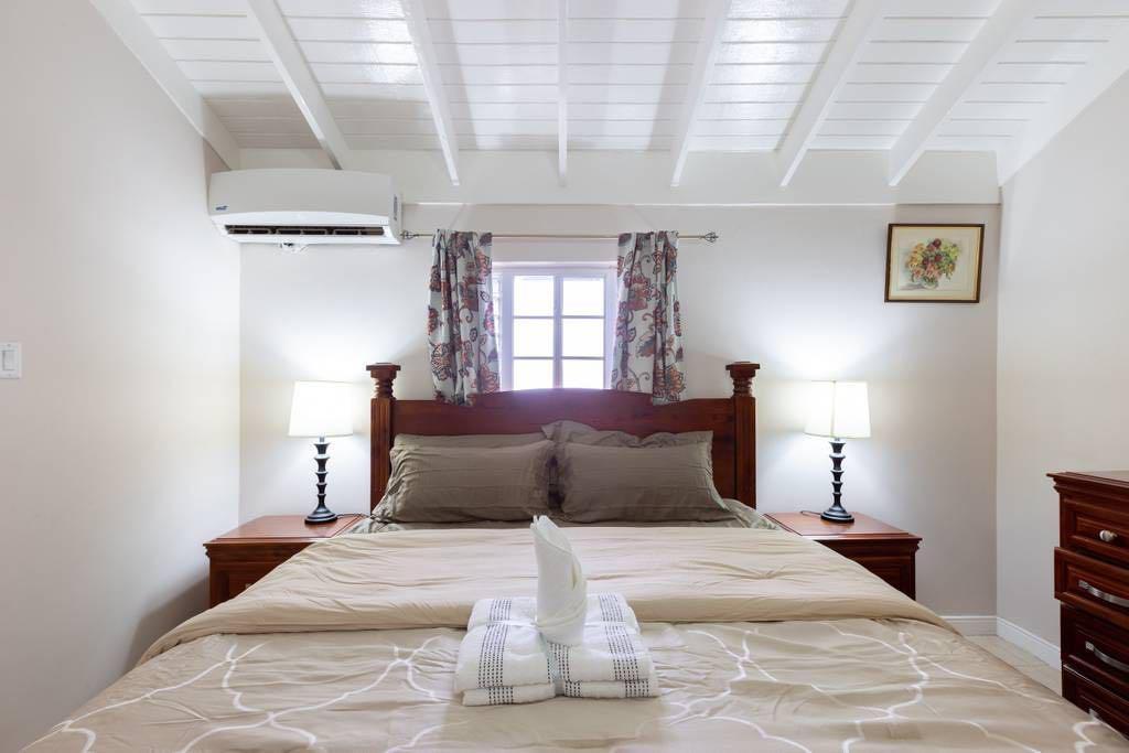 Ninth image of 30-7 Kensington Crescent in Kingston 5, St. Andrew, Jamaica - property is For Sale