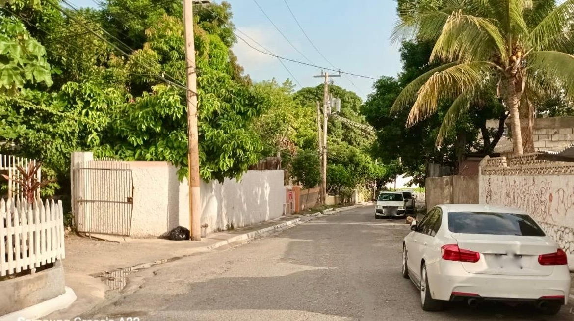 Fifth image of 8 1/2 Grants Pen Road in Grants Pen, St. Andrew, Jamaica - property is For Sale