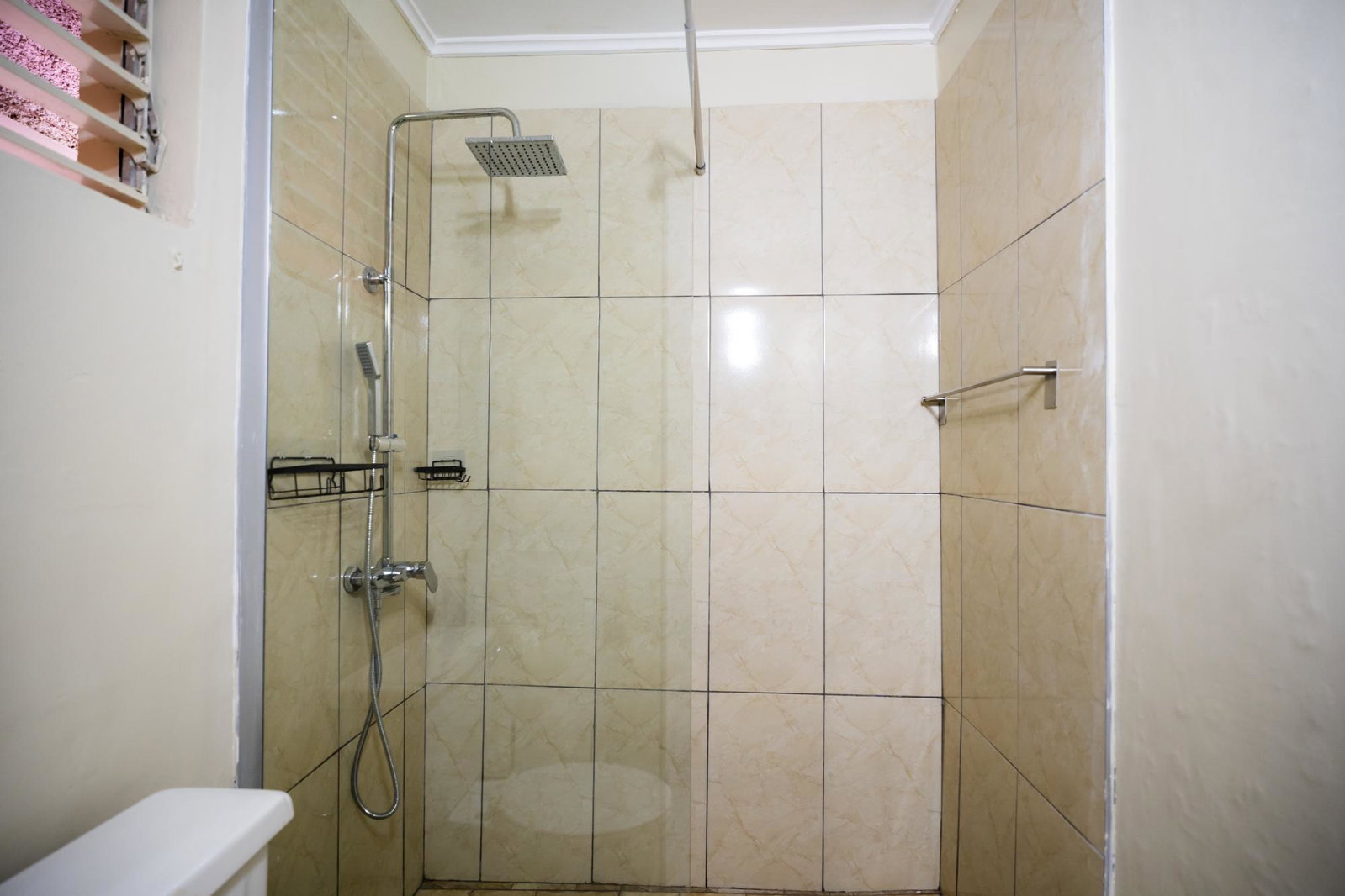 Thirteenth image of 10-2-8 Norwood Avenue in Kingston 5, St. Andrew, Jamaica - property is For Rent
