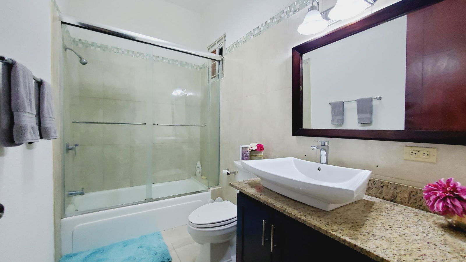 Nineteenth image of 8 Washington Drive in Kingston 10, St. Andrew, Jamaica - property is For Sale