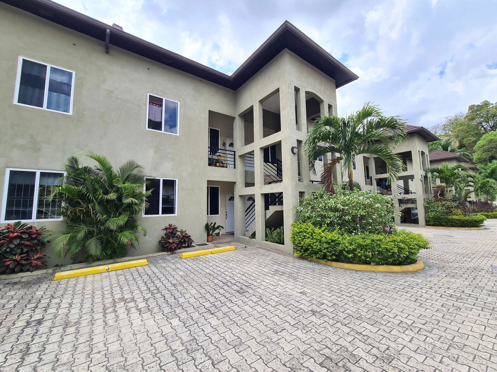 Ninth image of 3-10 Grosvenor Terrace in CONSTANT SPRING, St. Andrew, Jamaica - property is For Sale