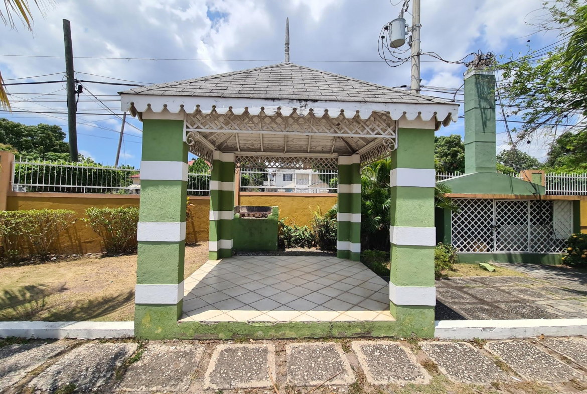 Eighteenth image of 15-9 Darlington Avenue in Kingston 8, St. Andrew, Jamaica - property is For Sale