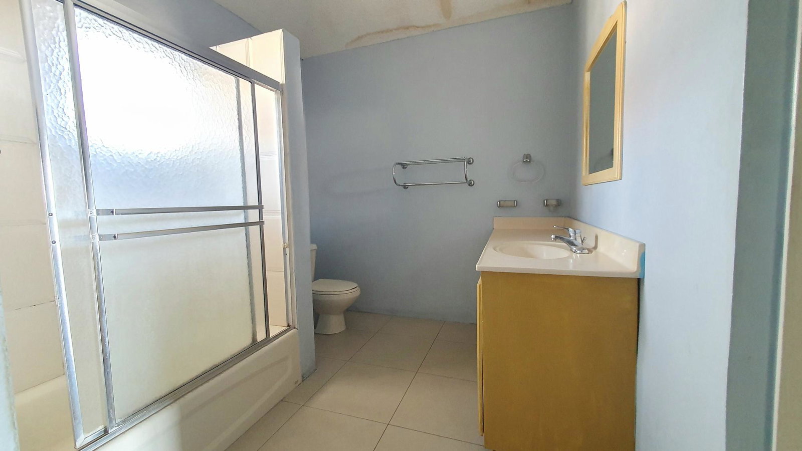 Charming-2-Bedroom-Apartment-for-Sale-in-Kingston-Jamaica Thirteenth image of 35b Upper Waterloo Road in Kingston 8, St. Andrew, Jamaica - property is For Sale