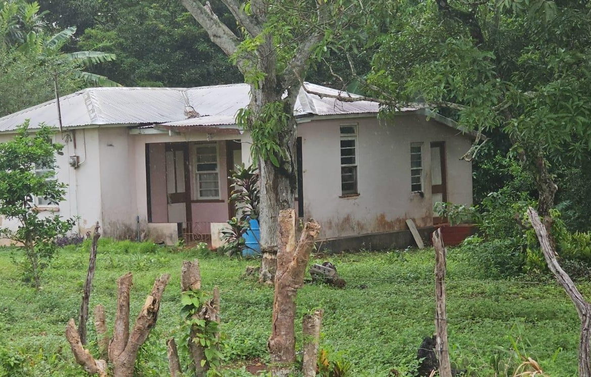 Second image of Park, Santa Cruz in Santa Cruz, St. Elizabeth, Jamaica - property is For Sale