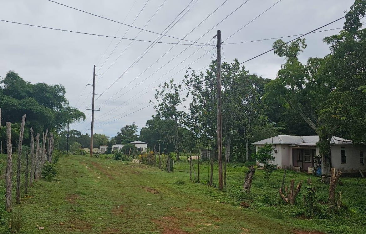 Sixth image of Park, Santa Cruz in Santa Cruz, St. Elizabeth, Jamaica - property is For Sale