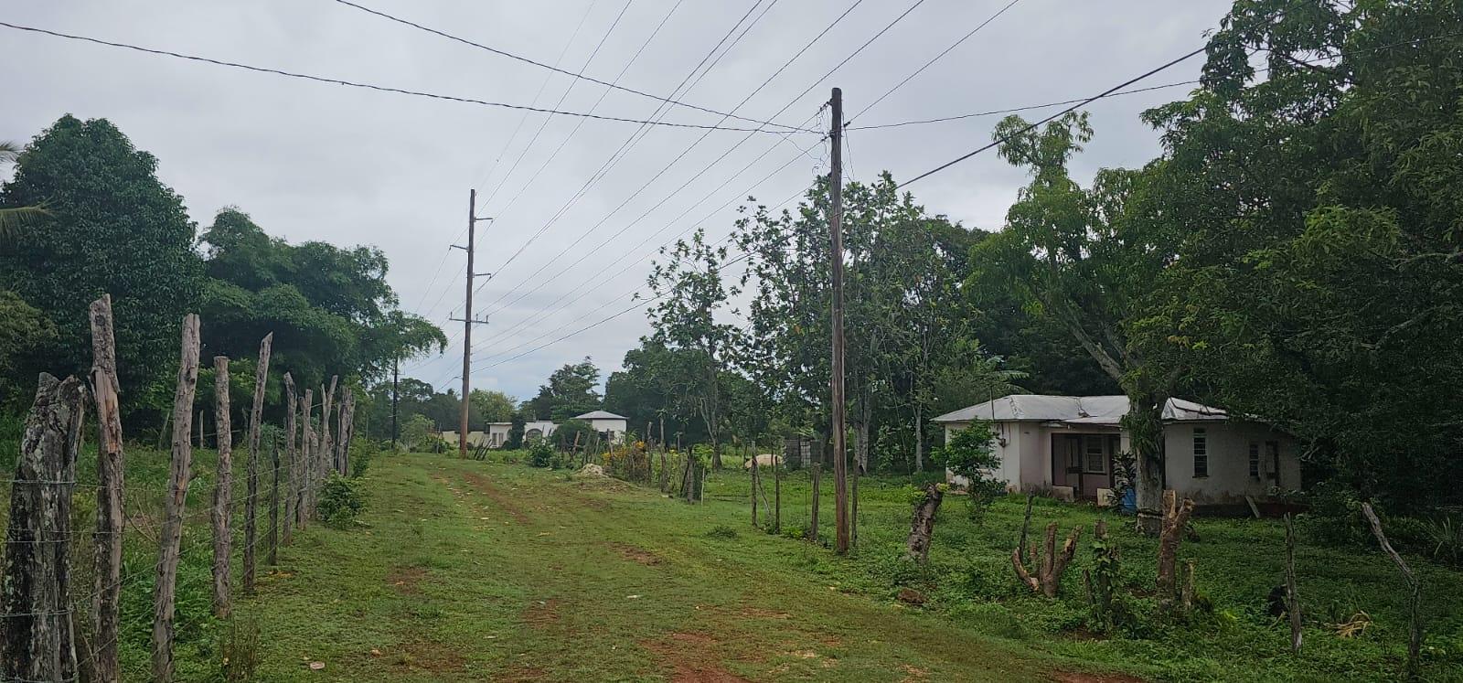 Charming-2-Bedroom-Farmhouse-on-1.847-Acres-in-Santa-Cruz-Jamaica Sixth image of Park, Santa Cruz in Santa Cruz, St. Elizabeth, Jamaica - property is For Sale