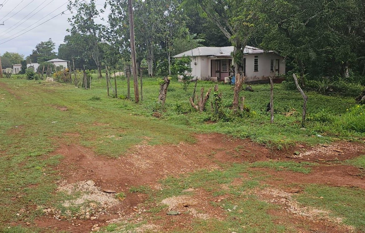 Ninth image of Park, Santa Cruz in Santa Cruz, St. Elizabeth, Jamaica - property is For Sale