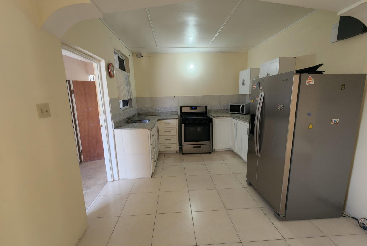 Thirteenth image of 10 Foster Davis Drive in Kingston 6, St. Andrew, Jamaica - property is For Rent
