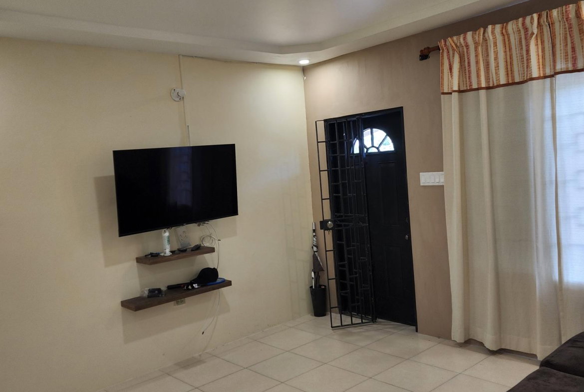 Fifth image of 10 Foster Davis Drive in Kingston 6, St. Andrew, Jamaica - property is For Rent