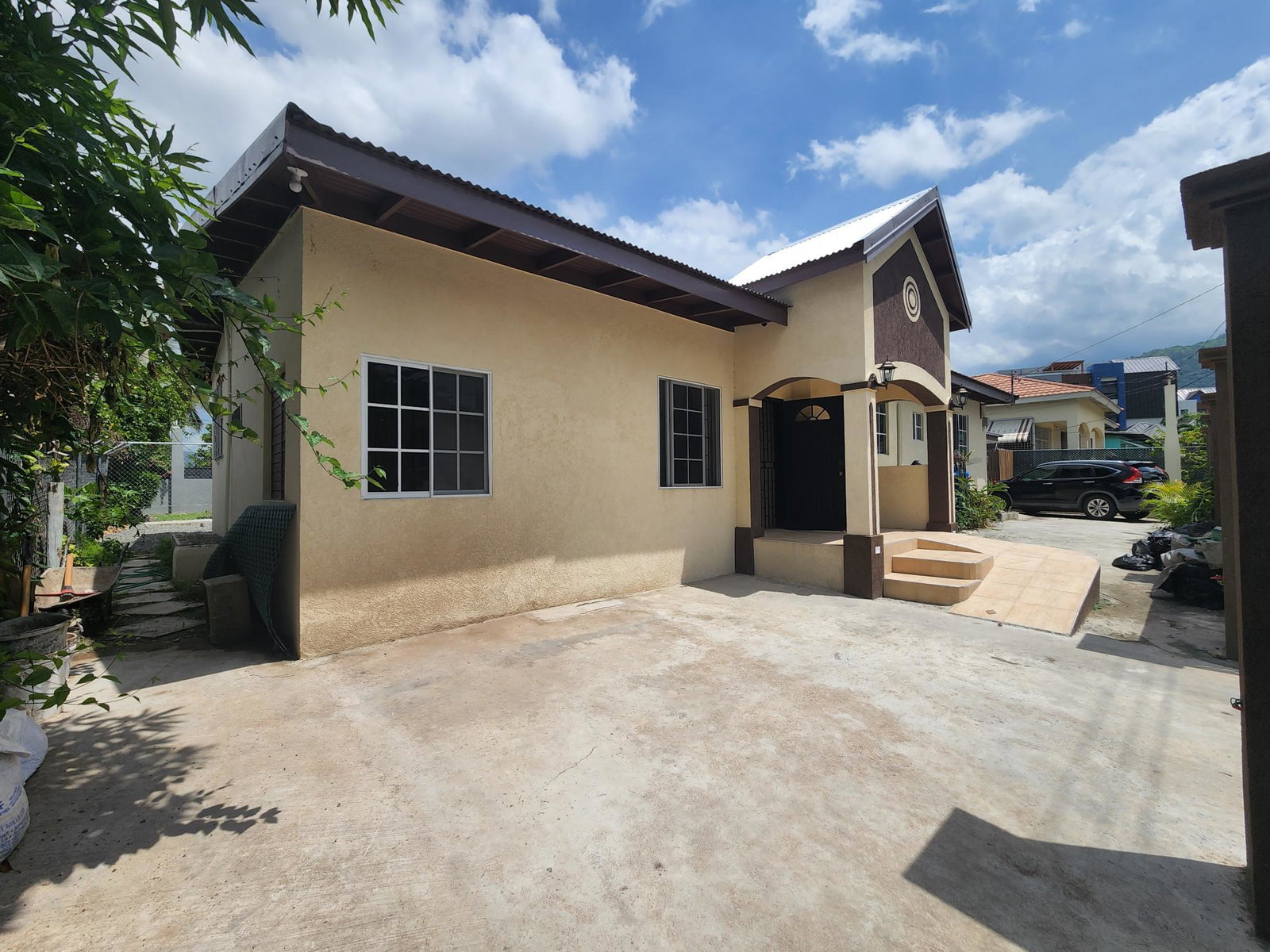 Seventh image of 10 Foster Davis Drive in Kingston 6, St. Andrew, Jamaica - property is For Rent