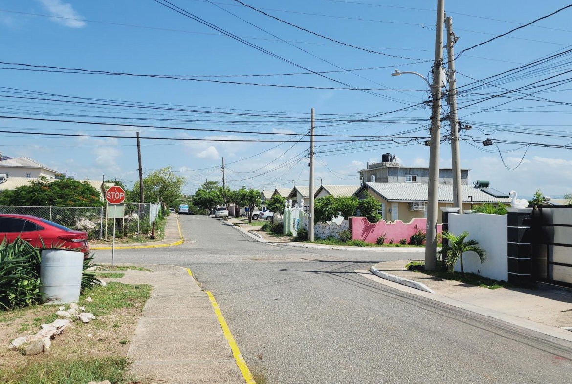Twenty-Fourth image of 2 Slate Close, Hellshire in Hellshire Heights, St. Catherine, Jamaica - property is For Rent