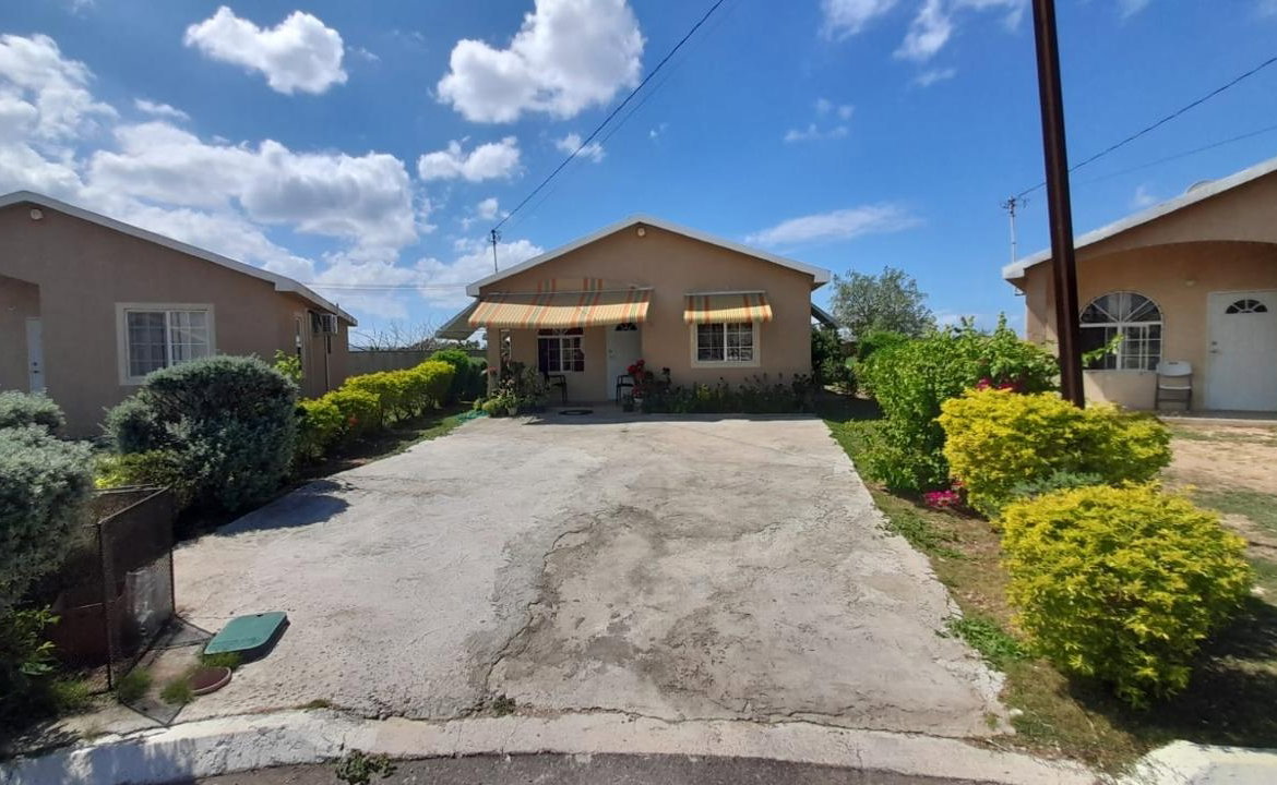 Third image of 401 Phoenix Park Village in Phoenix Park, St. Catherine, Jamaica - property is For Sale
