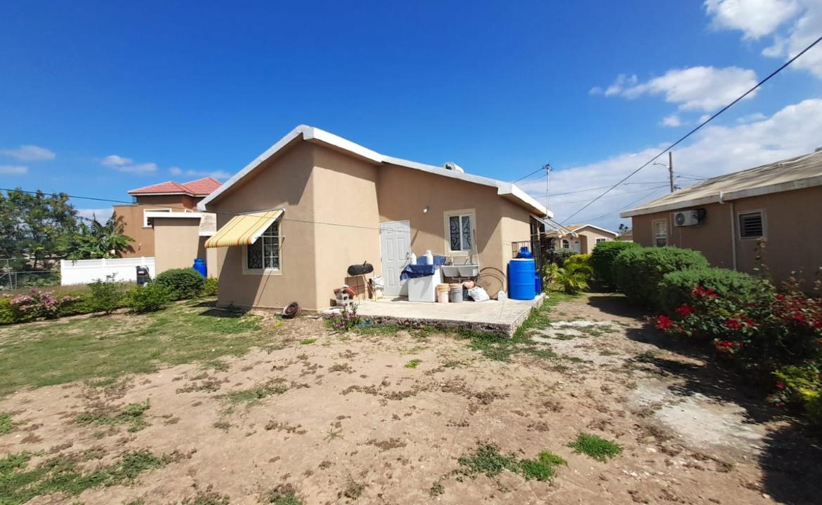 Fourth image of 401 Phoenix Park Village in Phoenix Park, St. Catherine, Jamaica - property is For Sale