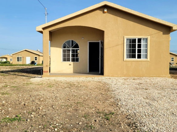 First image of 17 Portland Ridge Circle in Phoenix Park, St. Catherine, Jamaica - property is For Rent