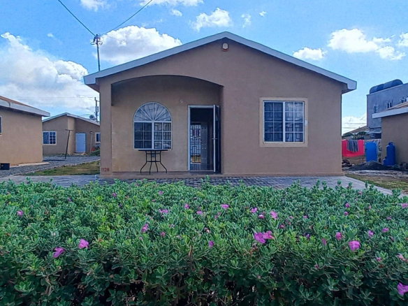First image of 1128 Phoenix Park in Phoenix Park, St. Catherine, Jamaica - property is For Rent