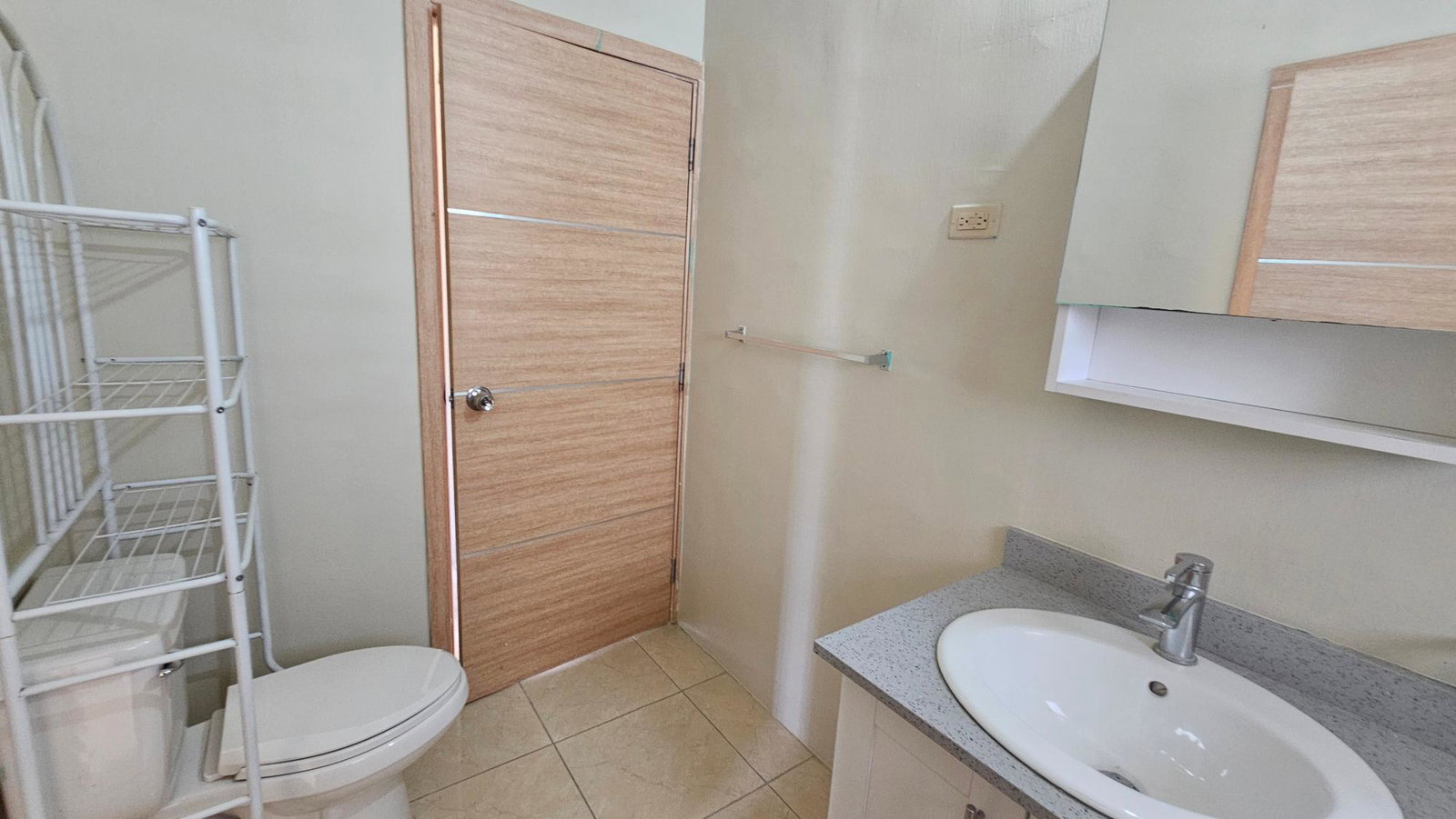 Fifth image of 791 Phoenix Park Village in Greater Portmore, St. Catherine, Jamaica - property is For Rent
