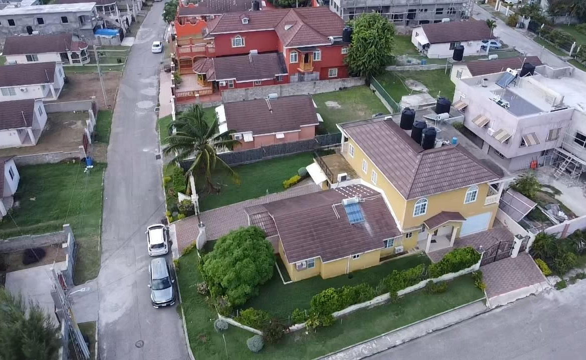 Fourteenth image of 536 Cassia Road in SPOT VALLEY, St. James, Jamaica - property is For Rent
