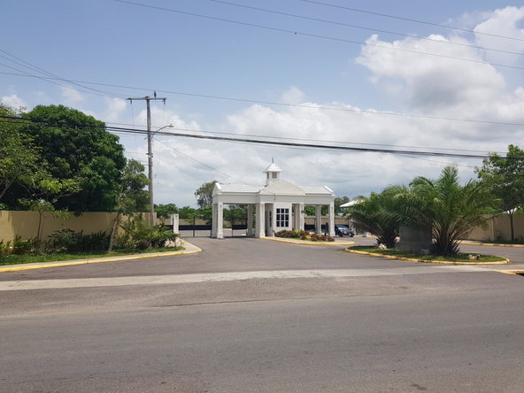 Seventeenth image of 35 Blossom Avenue in Innswood, St. Catherine, Jamaica - property is For Rent